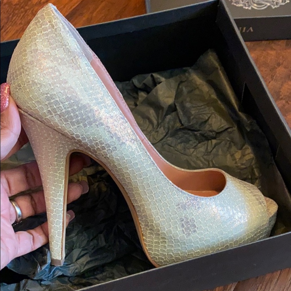 Vince Camuto leather heels